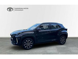 toyota yaris cross 1,5 hybrid active plus v-hjul veckans klipp