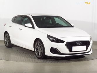 hyundai i30 fastback 1.4 t-gdi automat, serv.kniha, koža, navigácia za 12 600 €