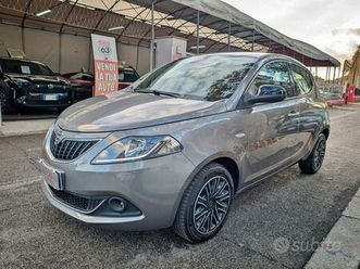 lancia ypsilon 1.0 hybrid unipro' senza vincoli di