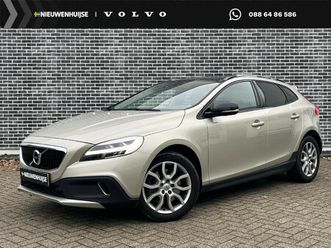 volvo v40 cross country 1.5 t3 polar+ luxury | panoramadak | lederen bekleding | camera achter | stoelverwarming | par k assist pilot | keyless entry | donker g