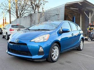 2013 toyota prius c hybrid three 1 owner 28 records