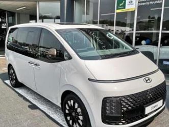 2.2d luxury 9-seater