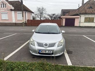 vând toyota avensis t27 reghin