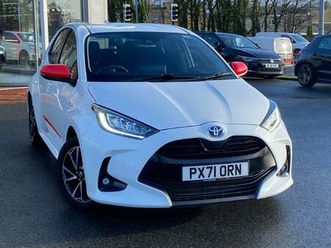 toyota yaris design hatchback's 1.5 vvt-h design e-cvt euro 6 (start/stop) 5dr