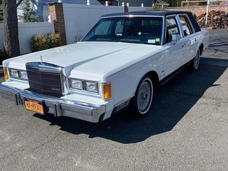 1989 lincoln town car signature special