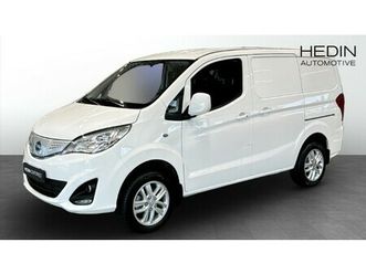 helelektrisk skåpbil med 3,5 kubiks lastutrymme