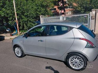 lancia ypsilon ypsilon iii 2011 1.2 8v gold ecochi