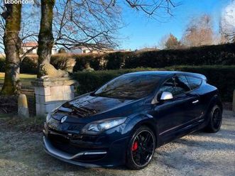 RENAULT MEGANE COUPE megane-rs-red-bull-rb8