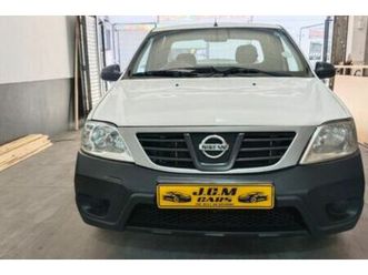 2022-nissan-np200-1-6