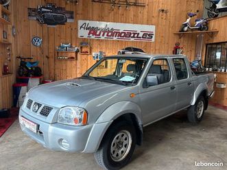 nissan navara 2.5 l td 133 cv pickup double cabine / 2eme main / 174 500 kilomètres : 4x4
