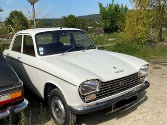peugeot 204 berline très bon état