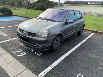je mets en vente ma renault clio2 1.4 contrôle technique ok