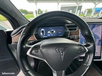 tesla model x / charge gratuite à vie