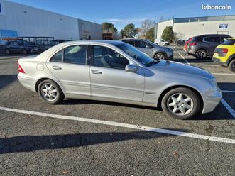 mercedes c220 w203 diesel bon état peu de kilomètres