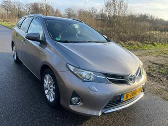 toyota auris touring sports - 1.8 hybrid lease+