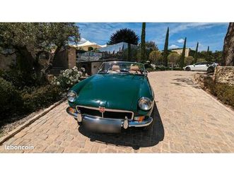 magnifique cabriolet mgb verte de 1979 , état exceptionnel