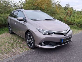toyota auris touring