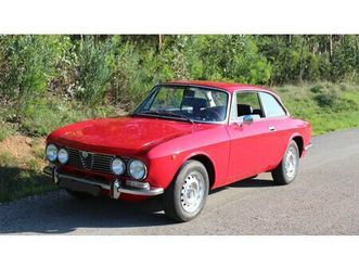 1974 alfa romeo gtv 2000 rouge manuel, 5 vitesses conduit...