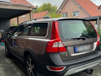 volvo xc70 2.4d d5 leder summum 8-fach scheckheft