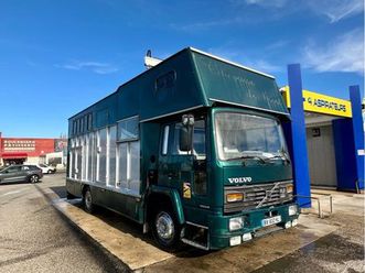 camion chevaux poids lourds 3 places chevaux + home car volvo fl6