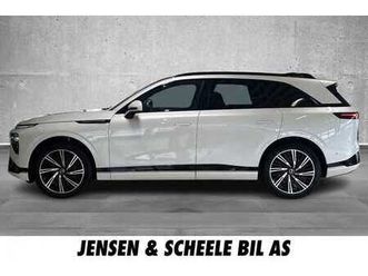 299% rrente long range awd. 360, glasstak, dynaudio.