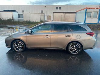 toyota auris touring sports 1.2 turbo edit...