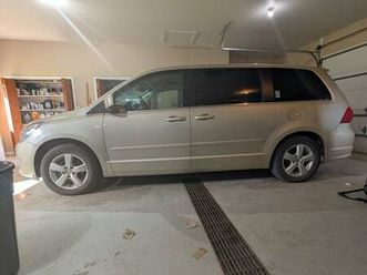 volkswagen routan mini van