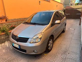 toyota corolla verso 2.0 tdi d-4d anno 2002