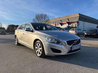 volvo v60 1.6 t3 momentum