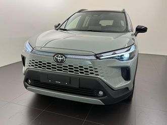 toyota corolla cross 2.0 hsd premium awd-i: réserver un essai sur route !