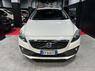 volvo v40 cross country d2 1.6 momentum