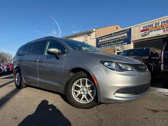 used 2020 chrysler voyager lxi
