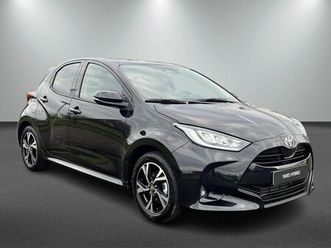 toyota yaris 1.5 hybrid black edition | stoel en stuur verwarming.