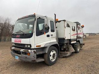 2008 gmc t7500 street sweeper—16,991 mi, diesel engine—bidding open!