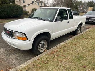 2003 gmc sonoma work truck