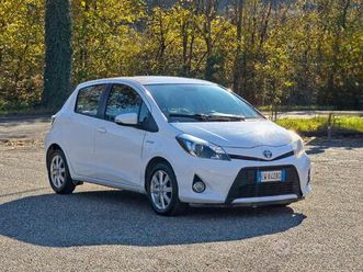 toyota yaris 1.5 hybrid 5 porte lounge 2014-e5b au