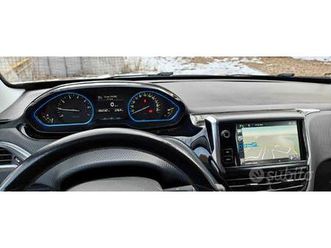 peugeot 2008 1.2 puretech turbo 130 cv s&s allure