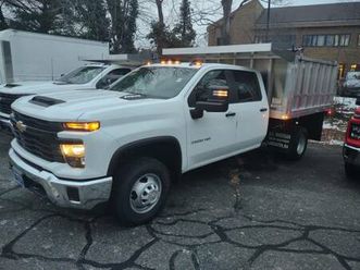 new leftover 2024 silverado 3500 duramag landscaper