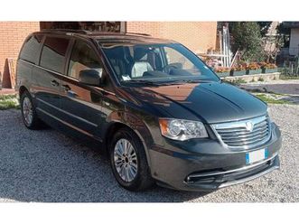 lancia voyager 2.8 platinum