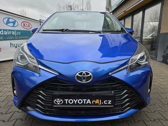 toyota yaris 1.5-kamera-navi-klima