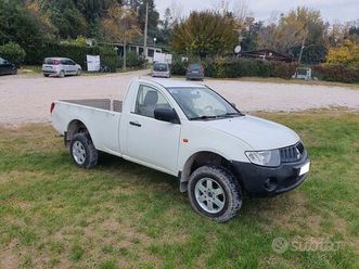 mitsubishi l200 2.5 did 4wd rd lock cassone 2,20 m