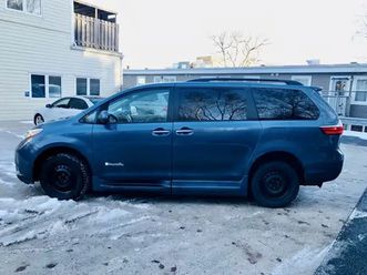 2017 toyota sienna braunability wheelchair accessible van