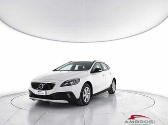 volvo v40 cross country d2 business del 2017 usata a viterbo
