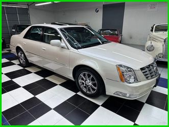 2011 cadillac dts 45k miles - immaculate - luxury collection!