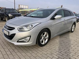 hyundai i40 1.7 crdi hp style megkímélt szép!navigáció kamera!végig szervizelt!