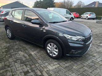 dacia sandero comfort navi pdc v+a camera enz