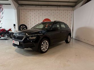 skoda kamiq 1.0tsi ambition camera carplay acc lane assist led