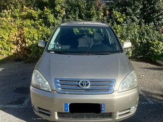 toyota avensis verso