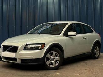 volvo c30 1.6 d 110 momentum garantie 1 an régulateur de vitesse climatisation automatique