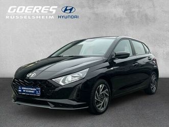 hyundai i20 1,0l *navi*shz*lhz*rfk*pdc hinten*allwetter